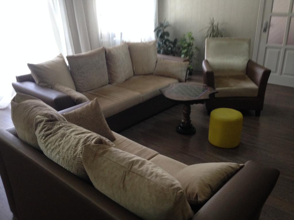 Cheap And Chic Apartment Batumi Exterior photo